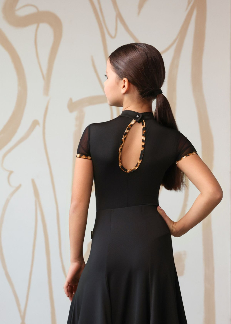 Купальник з коротким рукавом KERRY мікрополіамід+сітка, чорний, 134см