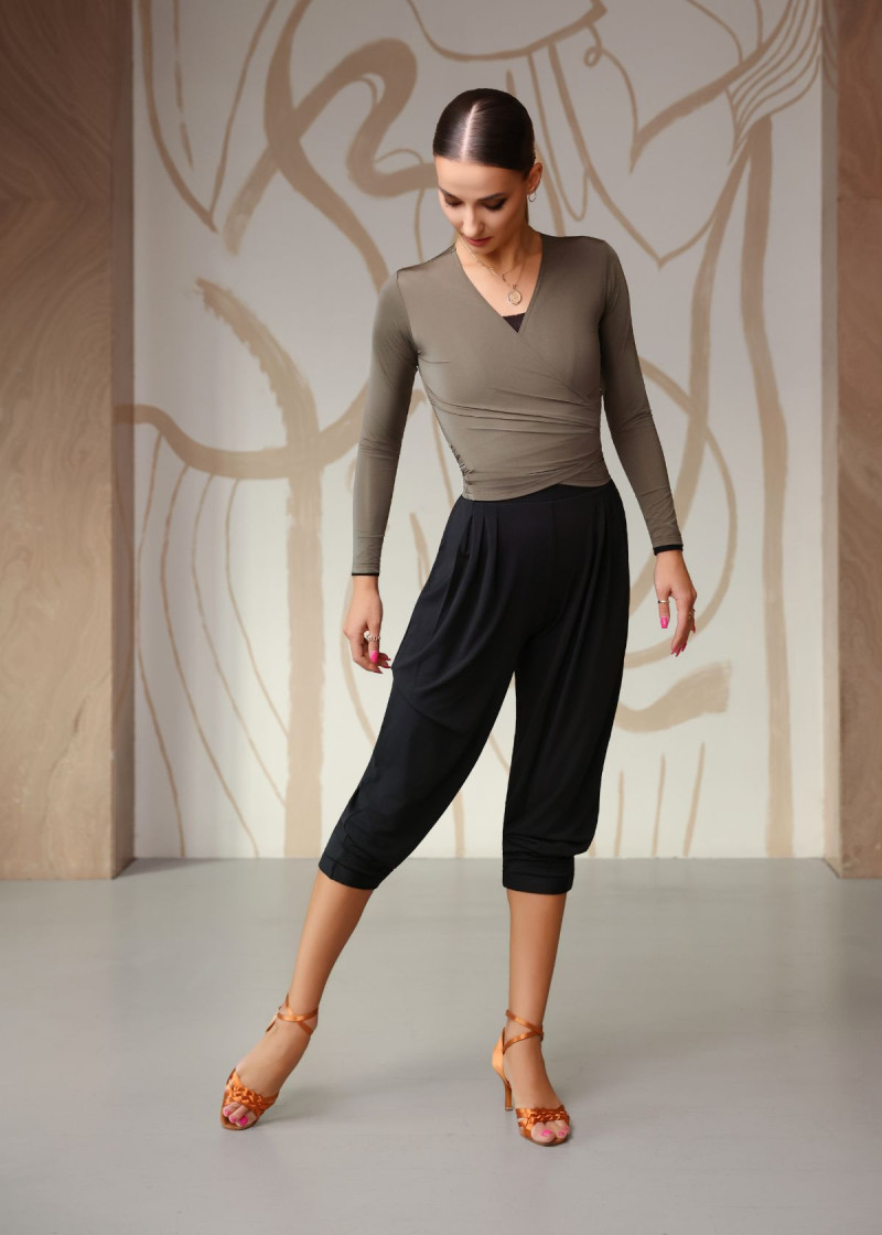 ICONIC - Брюки LIZA, с защипами креп стрейч, черный, L